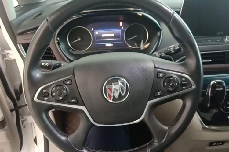 Used Buick GL8 2021 Land Cruiser Executive Class 652T Smart Luxury Model Steering Wheel