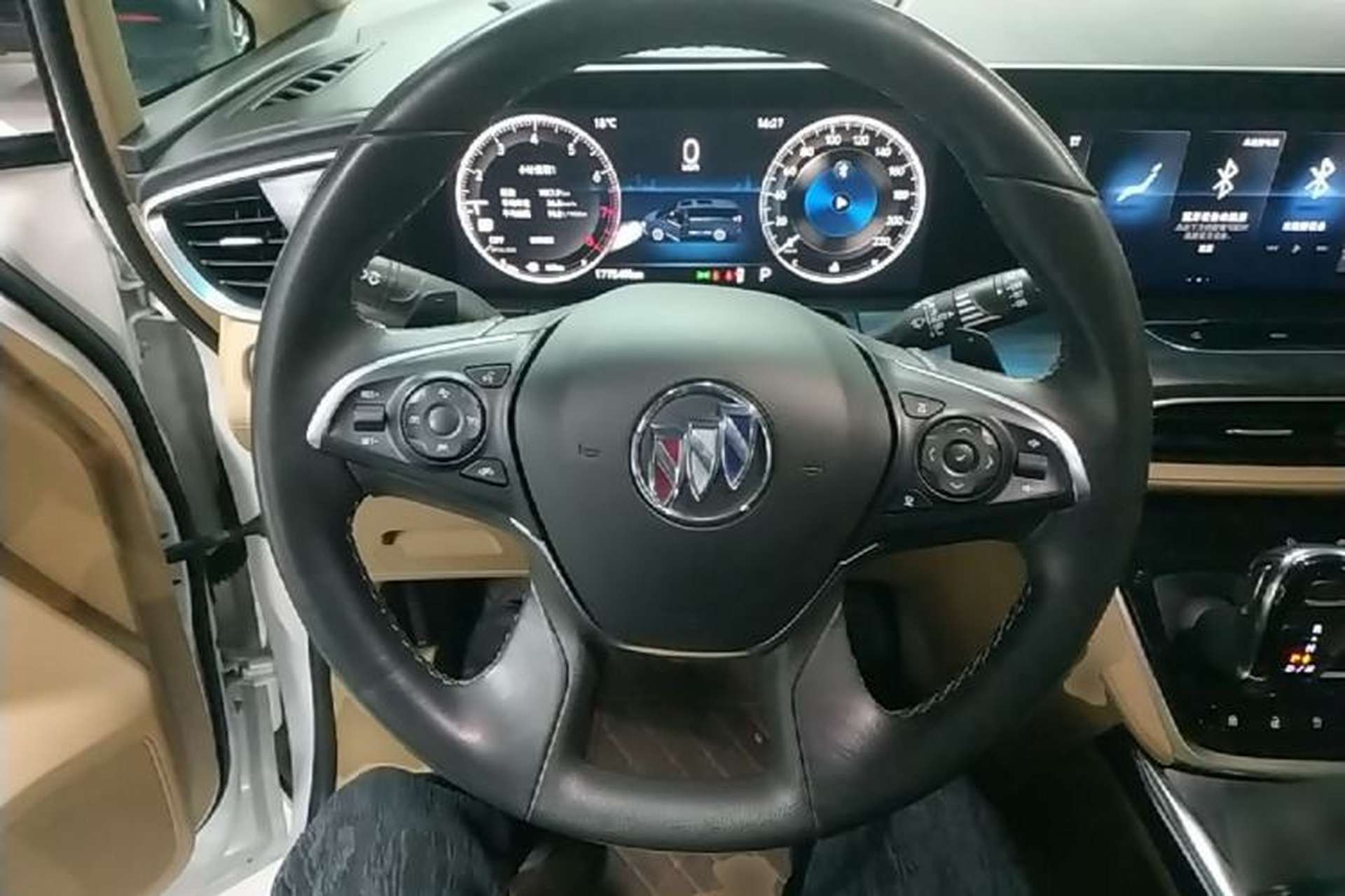Used Buick GL8 2021 ES Landtrek 653T Luxury Model Steering Wheel