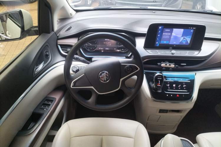 Used Buick GL8 2021 Land Cruiser Executive Class 652T Comfort Model Steering Wheel