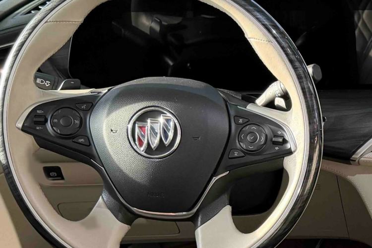 Used Buick GL8 2021 ES Landtrek 653T Comfort Edition Steering Wheel