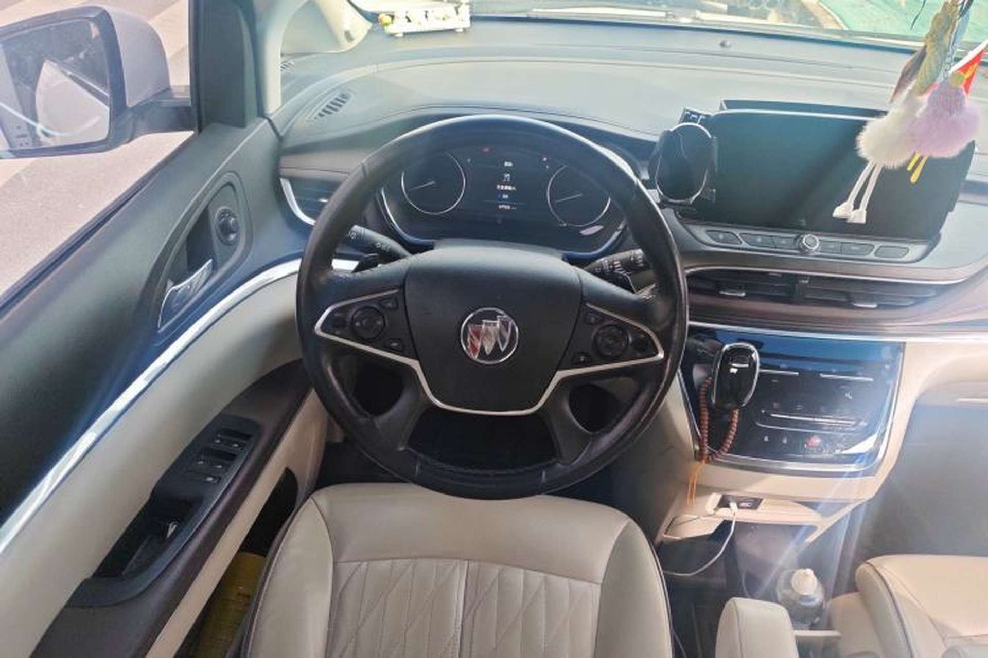Used Buick GL8 2021 Land Cruiser Executive 652T Premium Model Steering Wheel