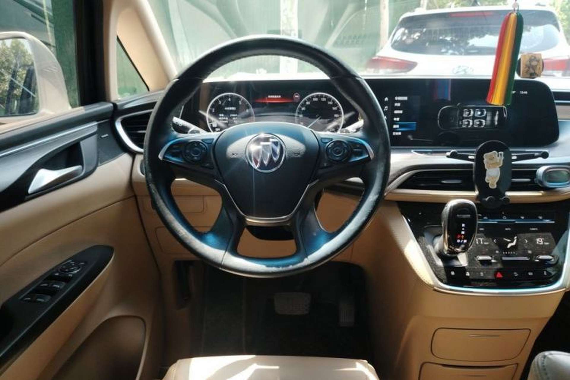 Used Buick GL8 2021 ES Landtrek 653T Smart Luxury Model Steering Wheel