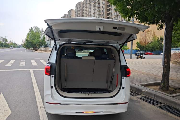 Used Buick GL8 2021 ES Landtrek 653T Comfort Edition Trunk