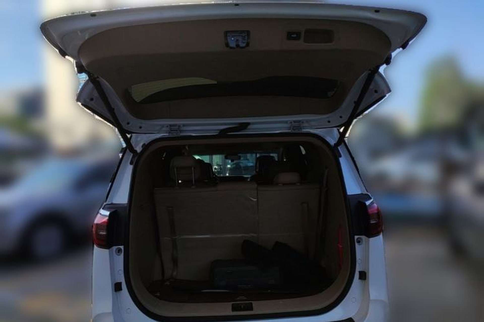 Used Buick GL8 2021 ES Land Cruiser 653T Luxury Edition Trunk