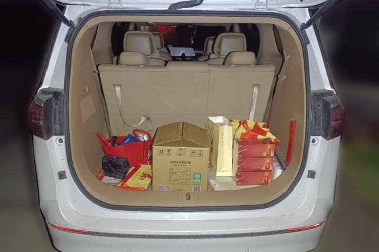 Used Buick GL8 2021 ES Land Cruiser 653T Luxury Edition Trunk