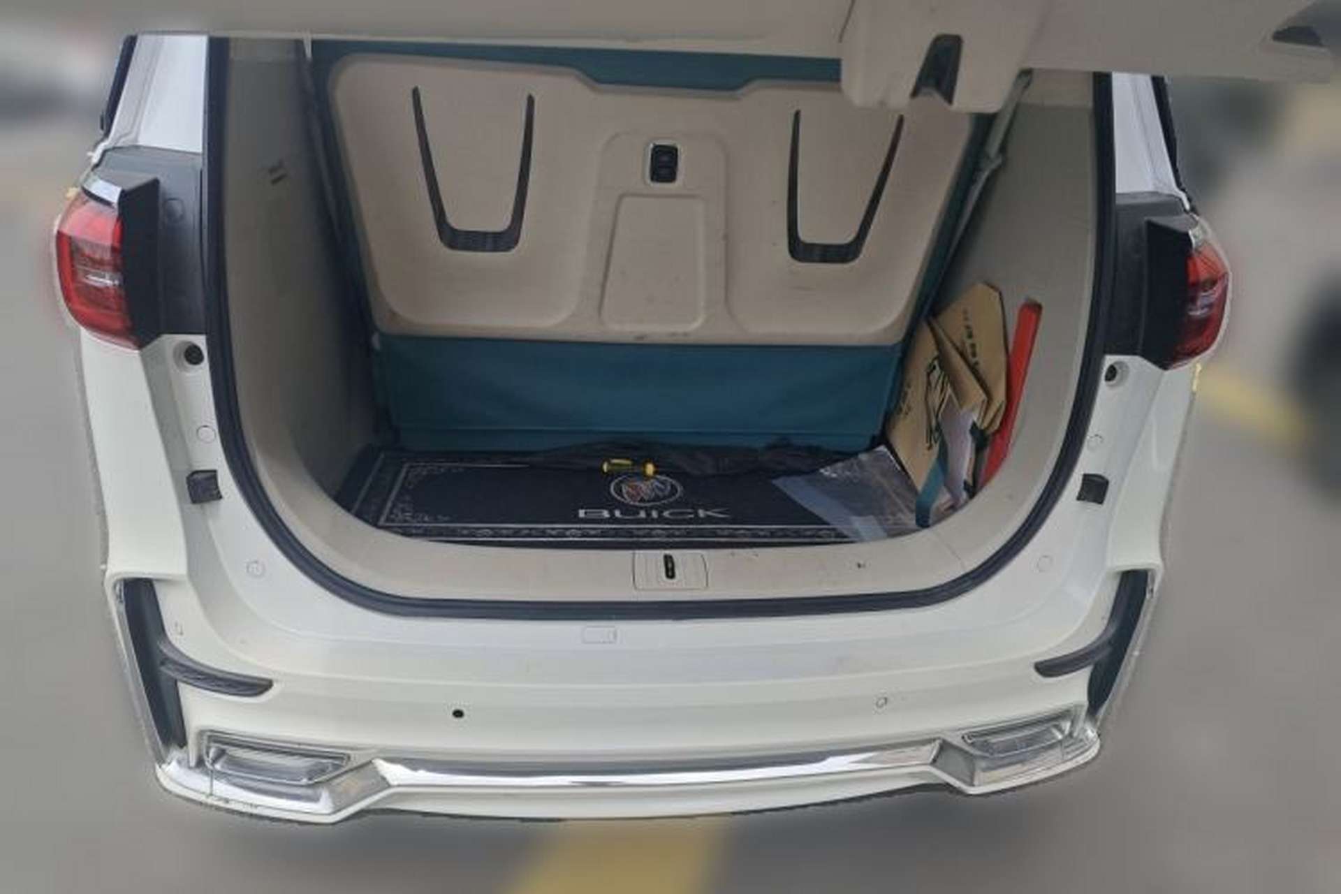 Used Buick GL8 2021 ES Landtrek 653T Comfort Edition Trunk