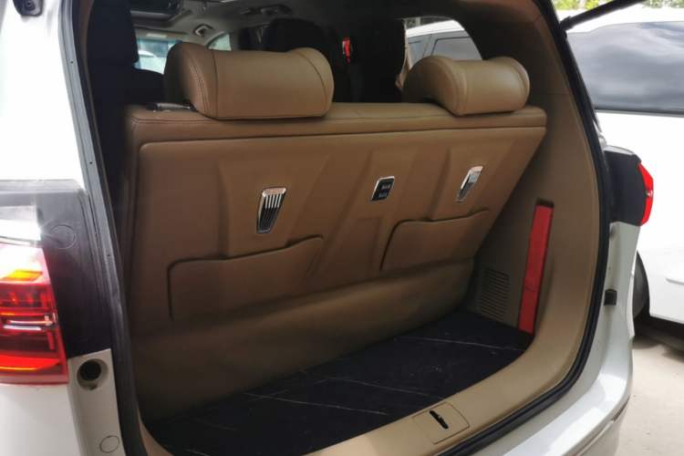 Used Buick GL8 2021 ES Land Cruiser 653T Luxury Edition Trunk
