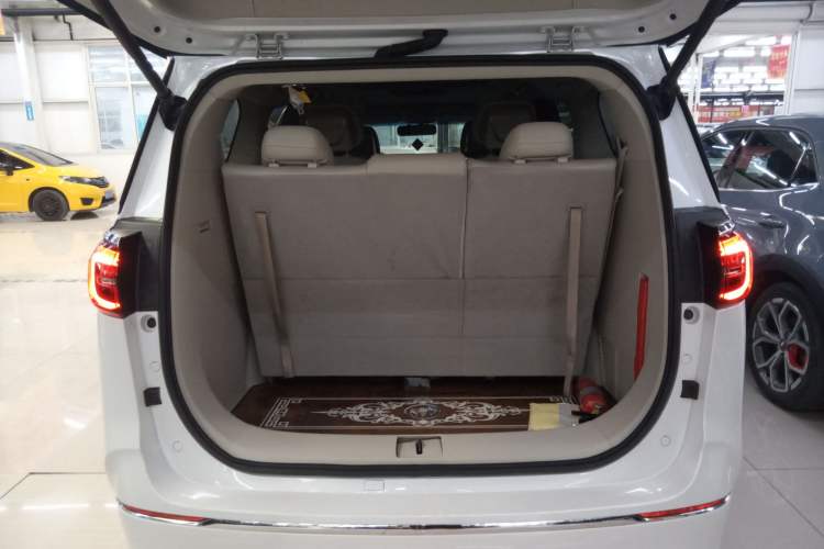 Used Buick GL8 2021 ES Landtrek 653T Comfort Edition Trunk