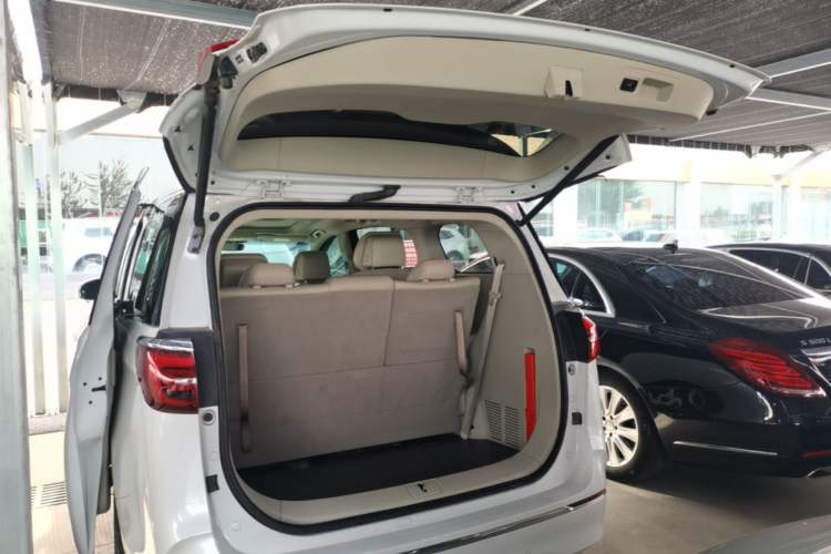Used Buick GL8 2021 ES Landtrek 653T Comfort Edition Trunk