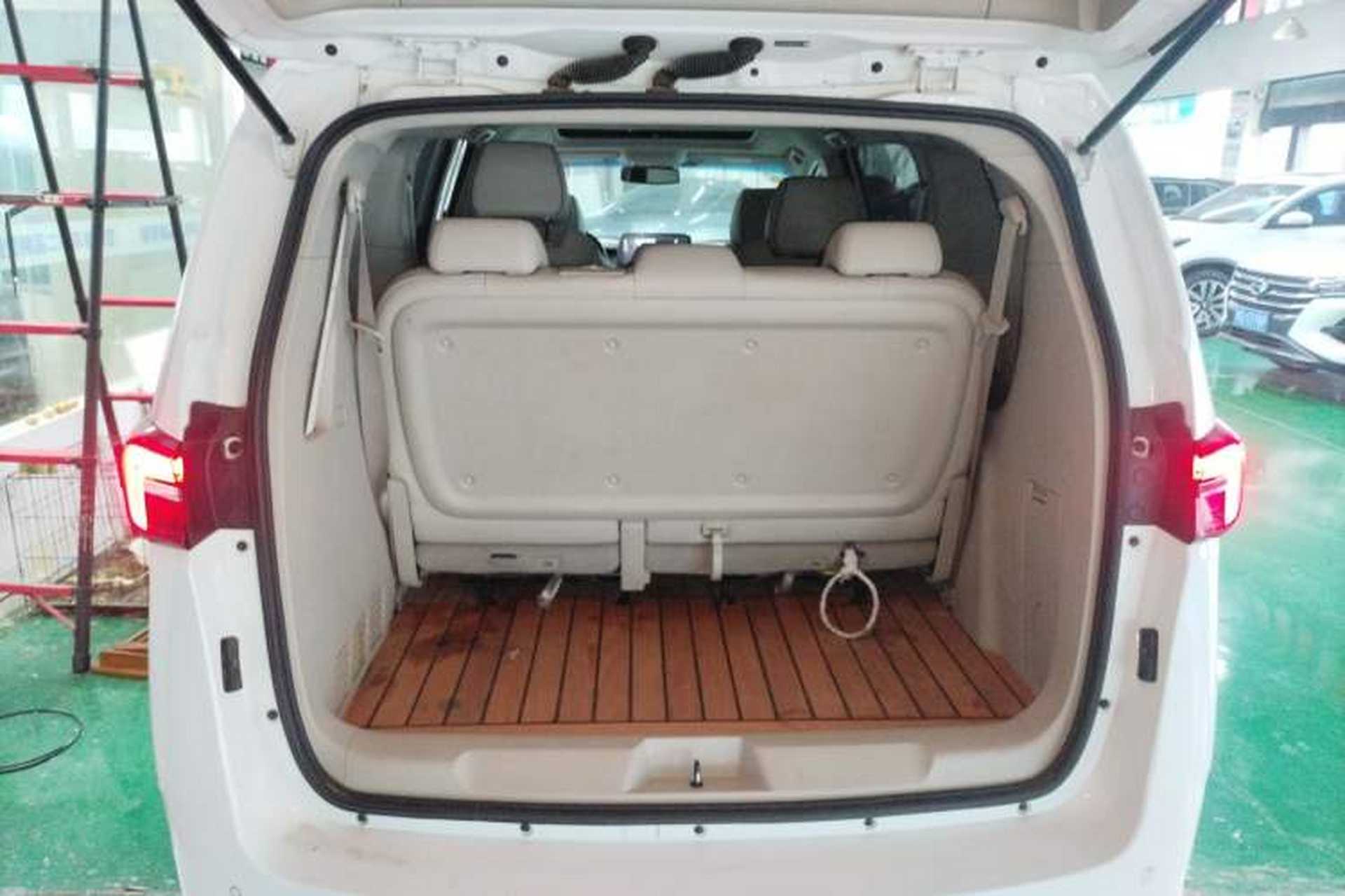 Used Buick GL8 2021 Land Cruiser Executive Class 652T Luxury Model Trunk
