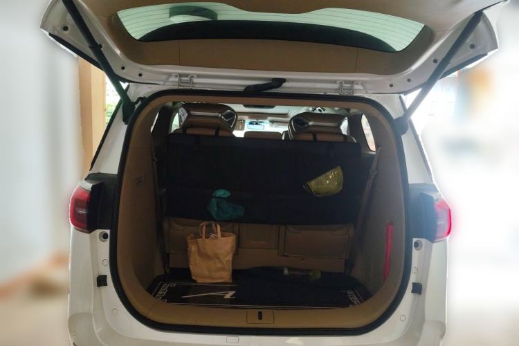 Used Buick GL8 2021 ES Land Cruiser 653T Luxury Edition Trunk