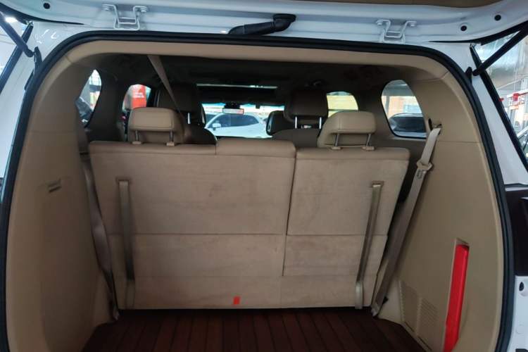 Used Buick GL8 2021 ES Land Cruiser 653T Luxury Edition Trunk