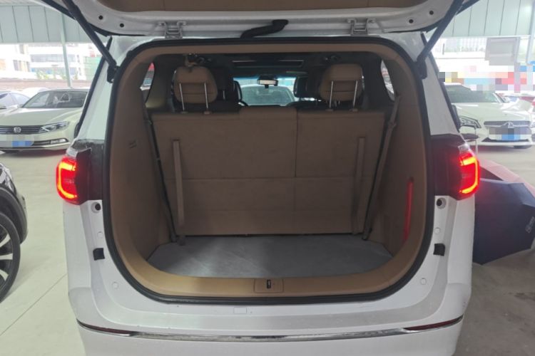Used Buick GL8 2021 ES Land Cruiser 653T Luxury Edition Trunk