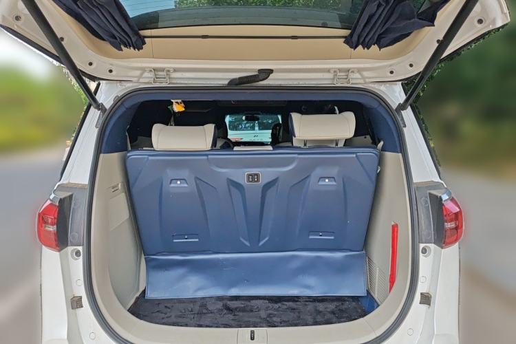 Used Buick GL8 2021 ES Landtrek 653T Comfort Edition Trunk