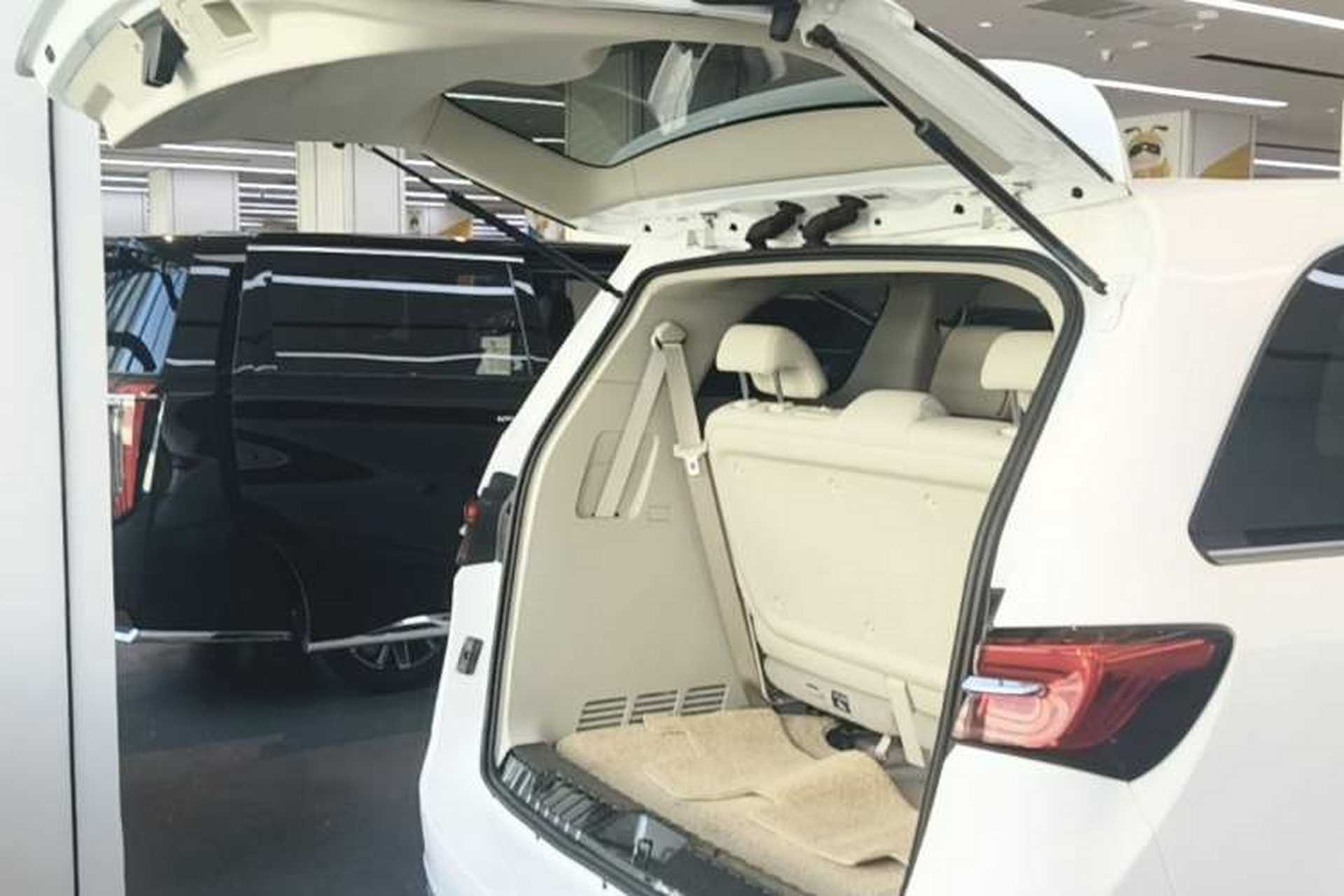 Used Buick GL8 2021 Land Cruiser Executive Class 652T Luxury Model Trunk