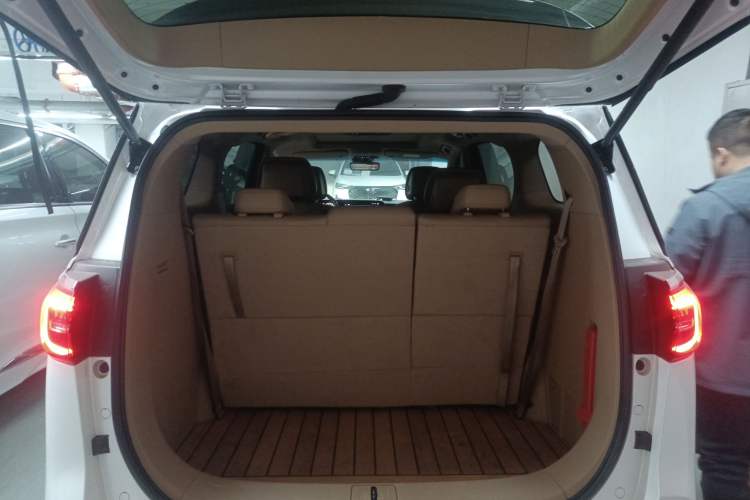 Used Buick GL8 2021 ES Land Cruiser 653T Luxury Edition Trunk