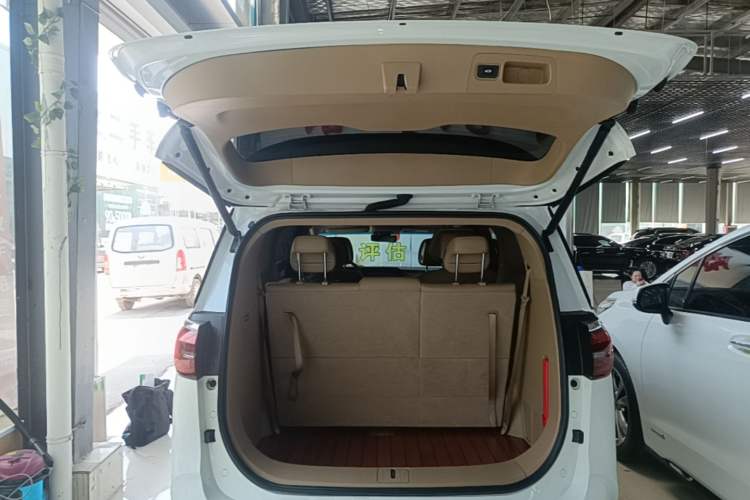 Used Buick GL8 2021 ES Land Cruiser 653T Luxury Edition Trunk