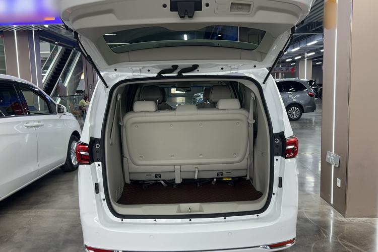 Used Buick GL8 2021 Land Cruiser Executive Class 652T Luxury Model Trunk
