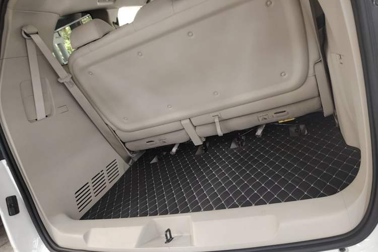 Used Buick GL8 2021 Land Cruiser Executive 652T Premium Model Trunk