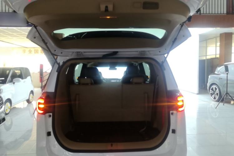 Used Buick GL8 2021 ES Land Cruiser 653T Luxury Edition Trunk