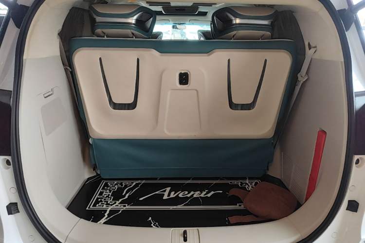 Used Buick GL8 2021 ES Landtrek 653T Comfort Edition Trunk