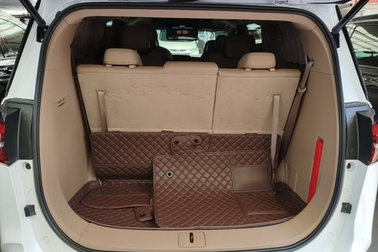 Used Buick GL8 2021 ES Land Cruiser 653T Luxury Edition Trunk