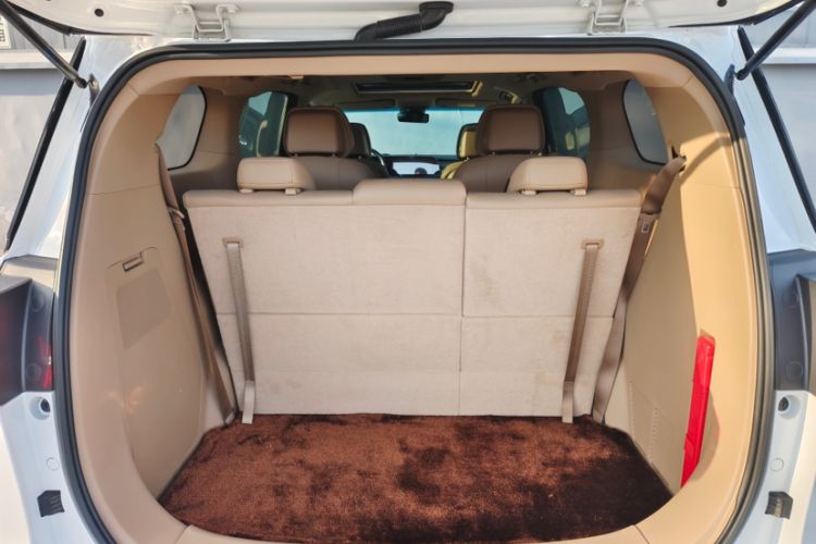 Used Buick GL8 2021 ES Land Cruiser 653T Luxury Edition Trunk