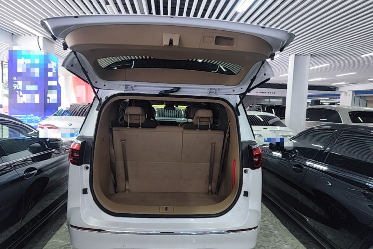 Used Buick GL8 2021 ES Land Cruiser 653T Luxury Edition Trunk