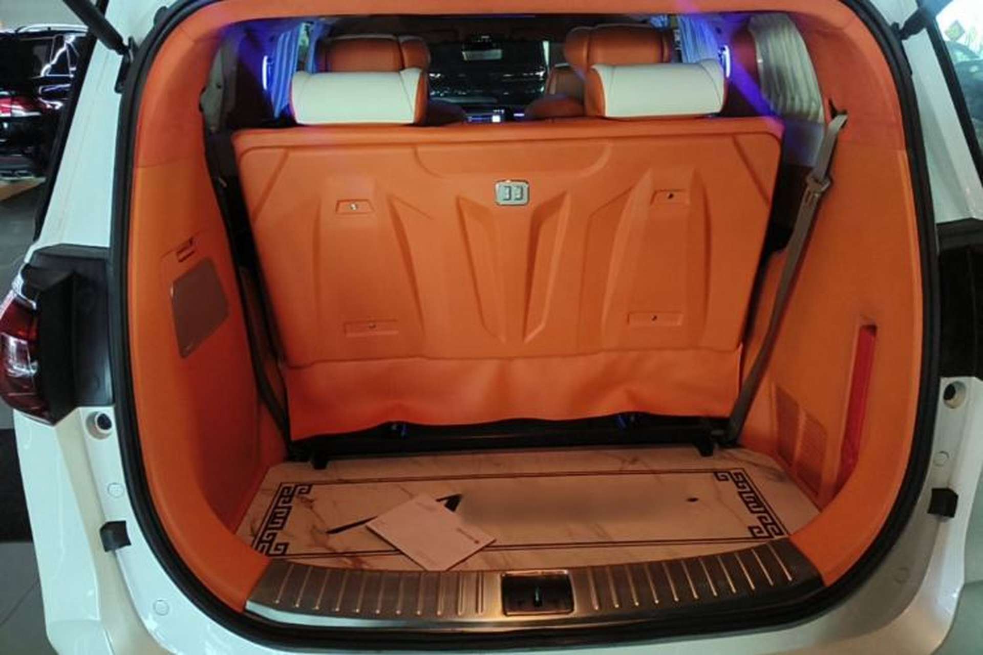 Used Buick GL8 2021 ES Land Cruiser 653T Luxury Edition Trunk