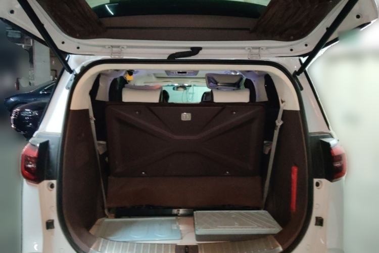 Used Buick GL8 2021 ES Landtrek 653T Comfort Edition Trunk