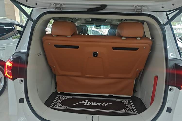 Used Buick GL8 2021 ES Landtrek 653T Comfort Edition Trunk