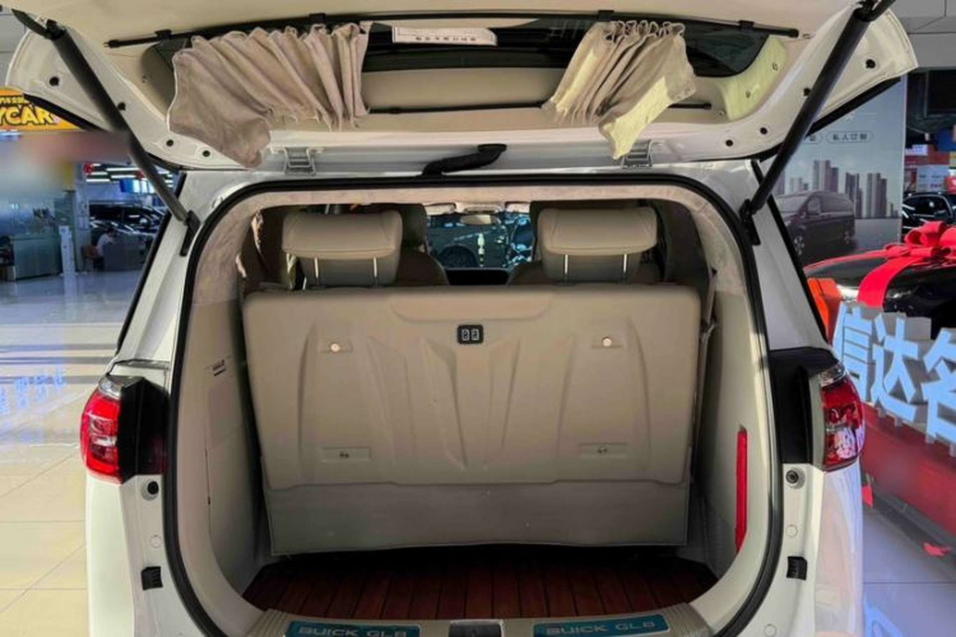 Used Buick GL8 2021 ES Landtrek 653T Comfort Edition Trunk