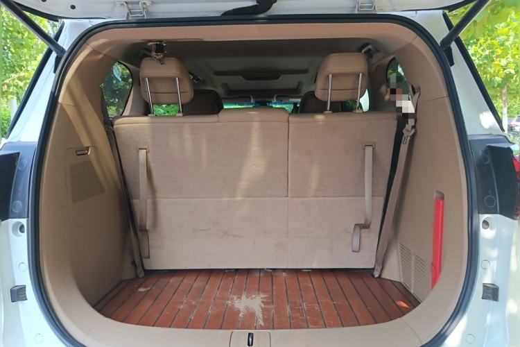 Used Buick GL8 2021 ES Land Cruiser 653T Luxury Edition Trunk