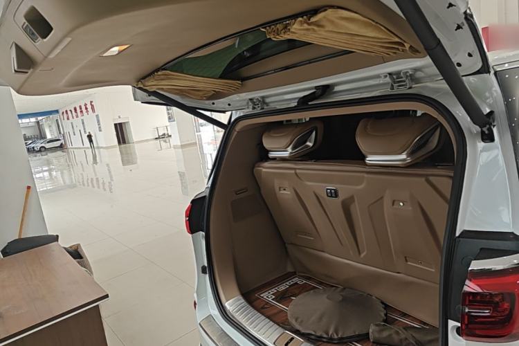 Used Buick GL8 2021 ES Land Cruiser 653T Flagship Model Trunk