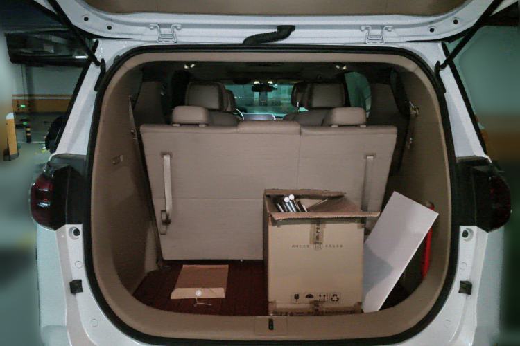 Used Buick GL8 2021 ES Land Cruiser 653T Luxury Edition Trunk