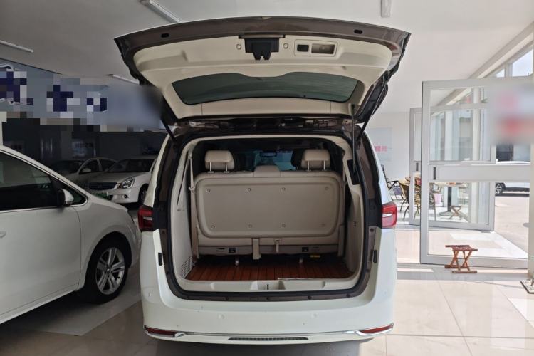 Used Buick GL8 2021 Land Cruiser Executive 652T Premium Model Trunk
