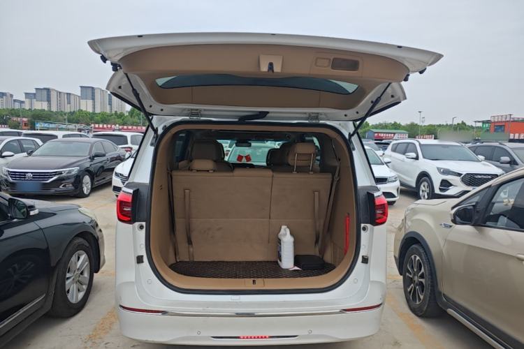 Used Buick GL8 2021 ES Land Cruiser 653T Luxury Edition Trunk