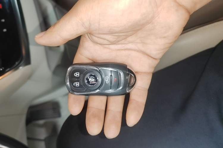 Used Buick GL8 2021 Land Cruiser Executive Class 652T Luxury Model Vehicle Key