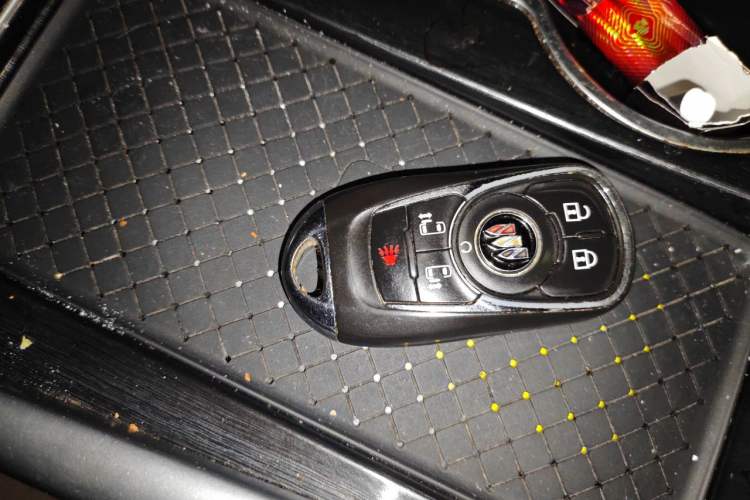 Used Buick GL8 2021 ES Land Cruiser 653T Luxury Edition Vehicle Key