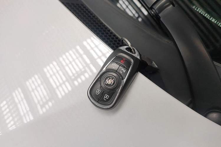 Used Buick GL8 2021 ES Land Cruiser 653T Luxury Edition Vehicle Key