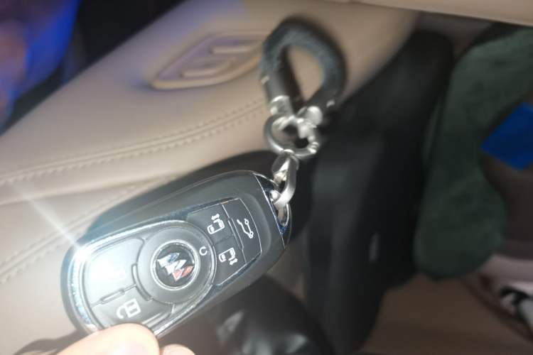 Used Buick GL8 2021 ES Landtrek 653T Luxury Model Vehicle Key