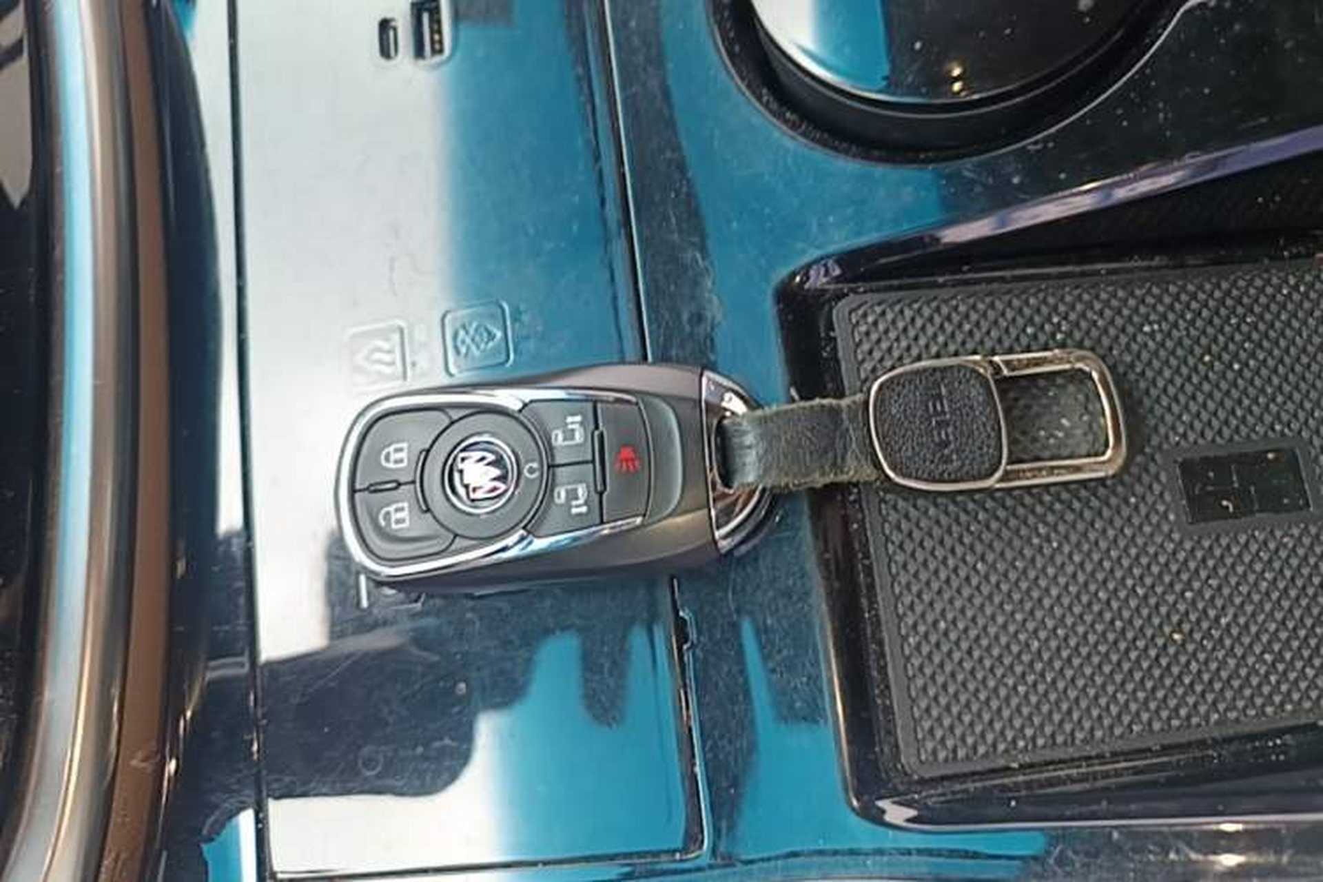Used Buick GL8 2021 ES Land Cruiser 653T Luxury Edition Vehicle Key