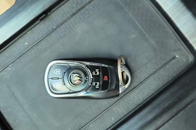 Used Buick GL8 2021 ES Land Cruiser 653T Luxury Edition Vehicle Key