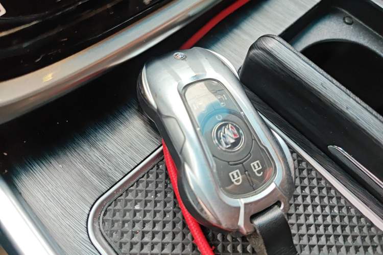 Used Buick GL8 2021 ES Land Cruiser 653T Luxury Edition Vehicle Key