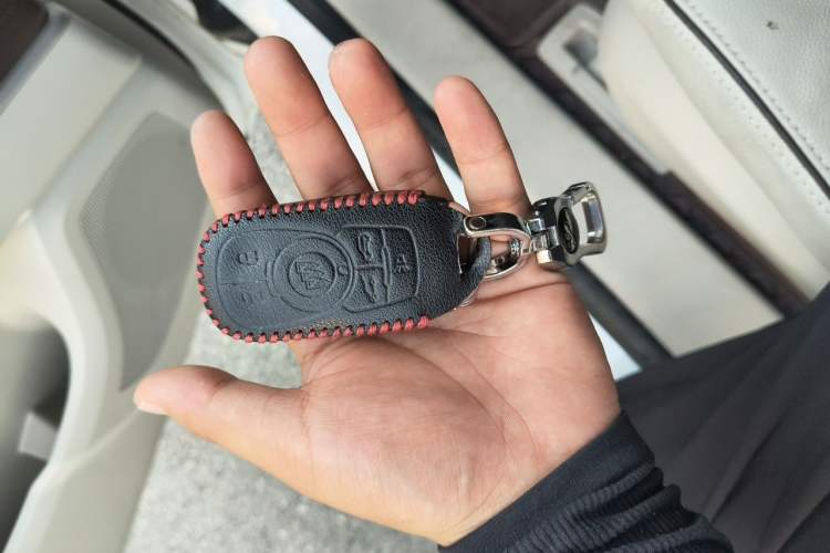 Used Buick GL8 2021 Land Cruiser Executive Class 652T Luxury Model Vehicle Key