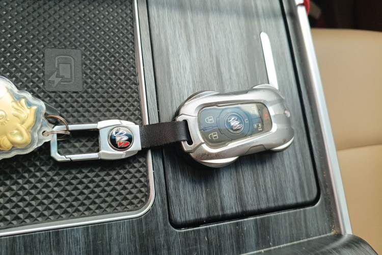 Used Buick GL8 2021 ES Land Cruiser 653T Luxury Edition Vehicle Key