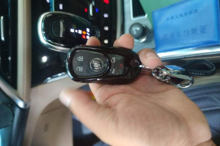 Used Buick GL8 2021 ES Land Cruiser 653T Luxury Edition Vehicle Key