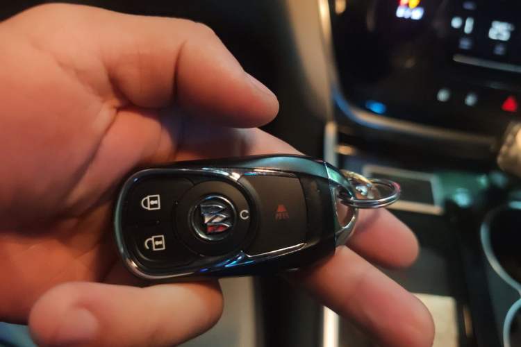 Used Buick GL8 2021 Land Cruiser Executive Class 652T Comfort Model Vehicle Key
