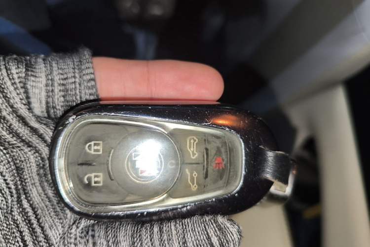 Used Buick GL8 2021 Land Cruiser Executive 652T Premium Model Vehicle Key
