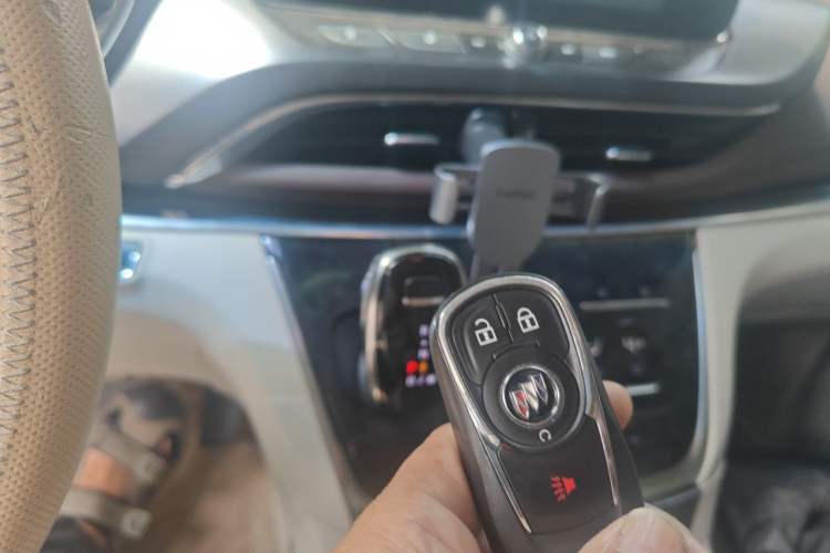 Used Buick GL8 2021 Land Cruiser Executive Class 652T Comfort Model Vehicle Key